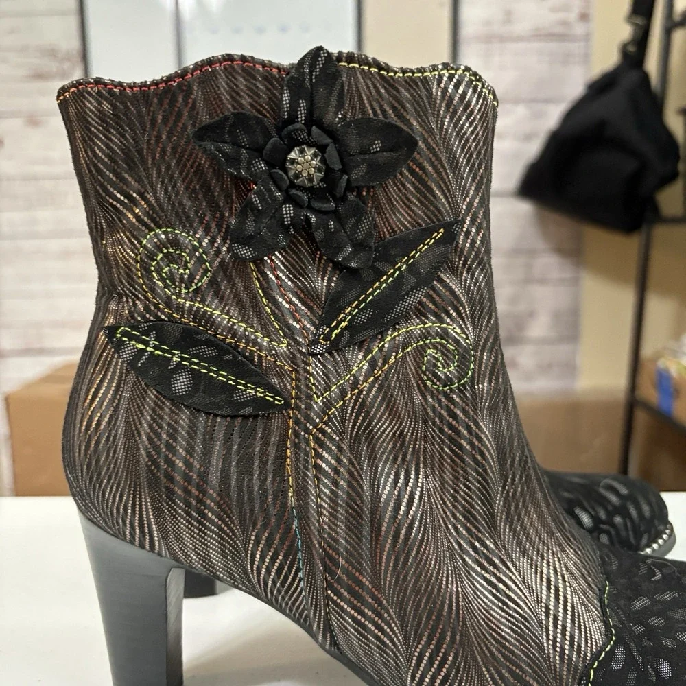Spring Step L' Artiste Ignited Booties 39/9 Black Lace Floral Side Zip Victorian